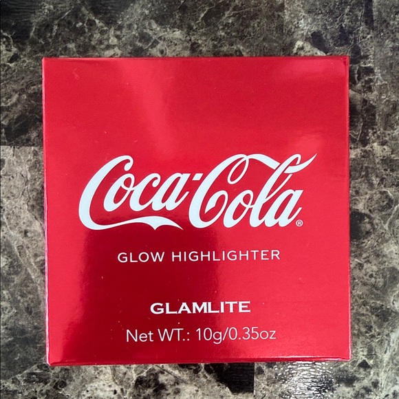 Coca-Cola Glamlite Highlighter in Bold Red - Picture 2 of 3